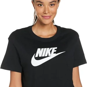 Nike Sportswear Essential T-shirt corta con logo black donna