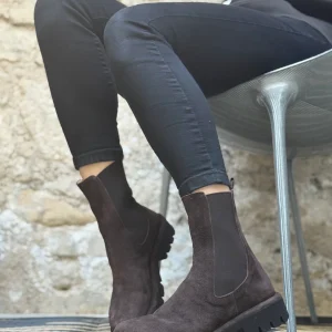 Jude Moro stivaletto beatles in camoscio marrone lavorazione a sacchetto artigianale marchigiana