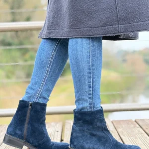 Camelot Blue stivaletto in camoscio blu con cerniera tacco 3.5 artigianale toscana