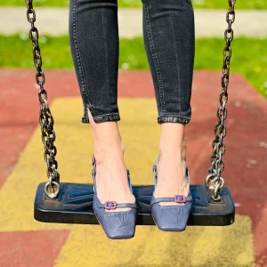 Bibi Graf chanel in vernice grigia su base camoscioi tacco 4 cm artigianale marchigiana