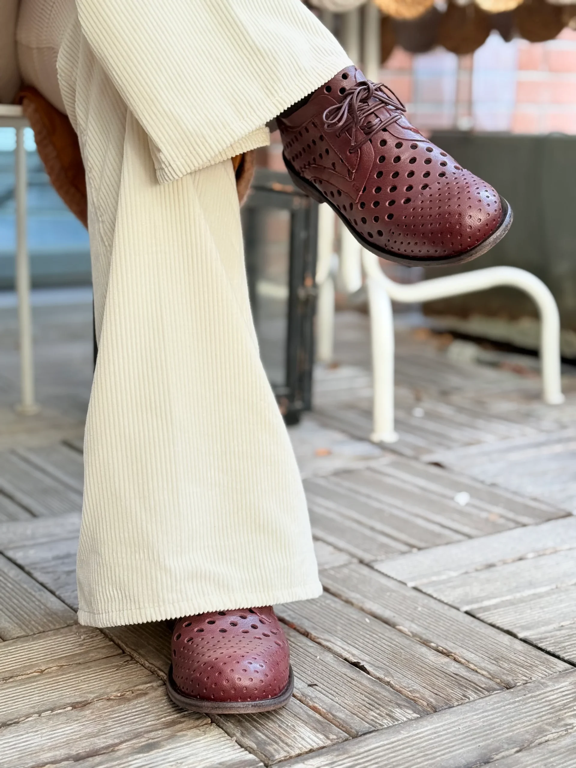 Ladybug Wine scarpa derby allacciata in pelle bordeaux forata artigianale marchigiana - immagine 8