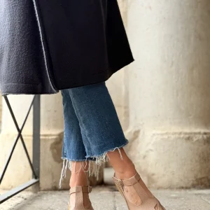 Paturnia Cipria bebe con occhietti in pelle color nude artigianale toscana