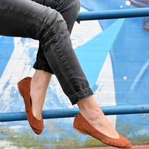 Tatanka Brown ballerina in camoscio marrone con frange lavorazione artigianale marchigiana