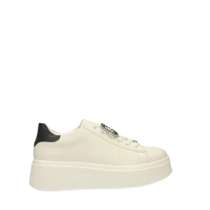 Sneakers con gioiello