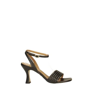 Sandali in vera pelle. Tacco alto 8.5cm