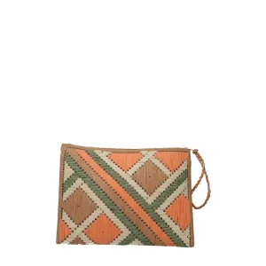 Pochette in paglia intrecciata con motivi geometrici