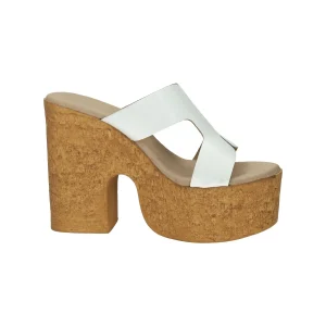 Sandali con zeppa. Made in Italy